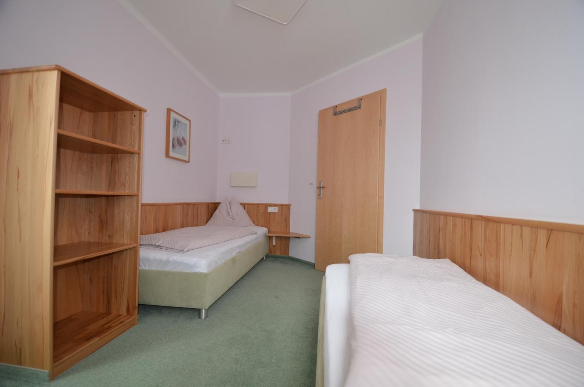 Appartements-Pension Lindenheim Schladming Zimmer foto