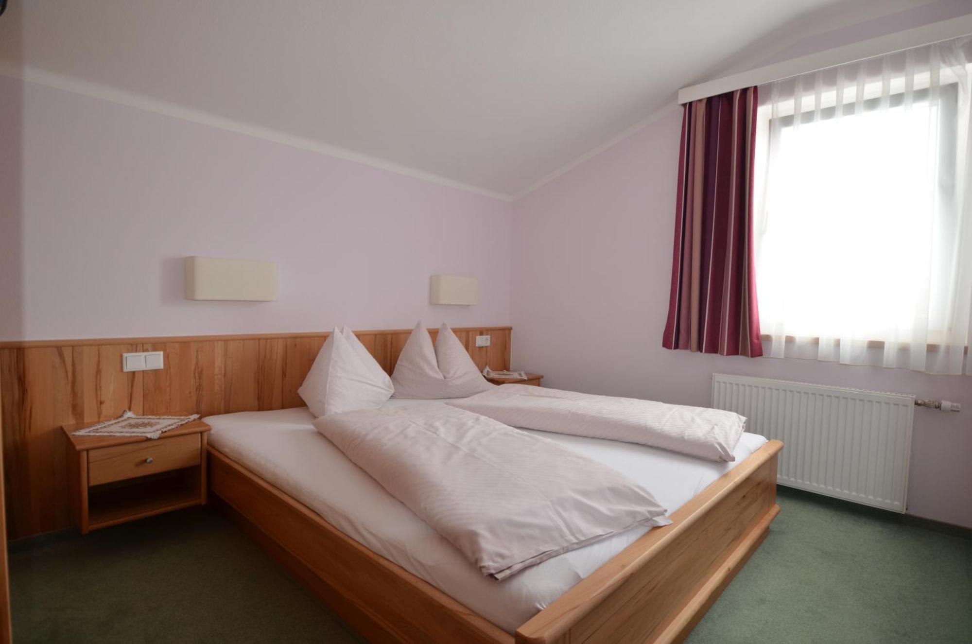 Appartements-Pension Lindenheim Schladming Zimmer foto