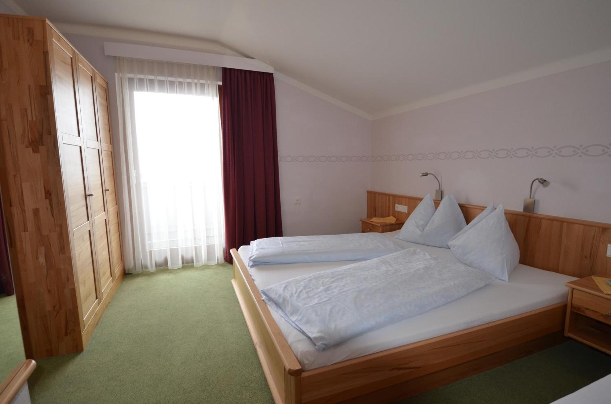 Appartements-Pension Lindenheim Schladming Zimmer foto